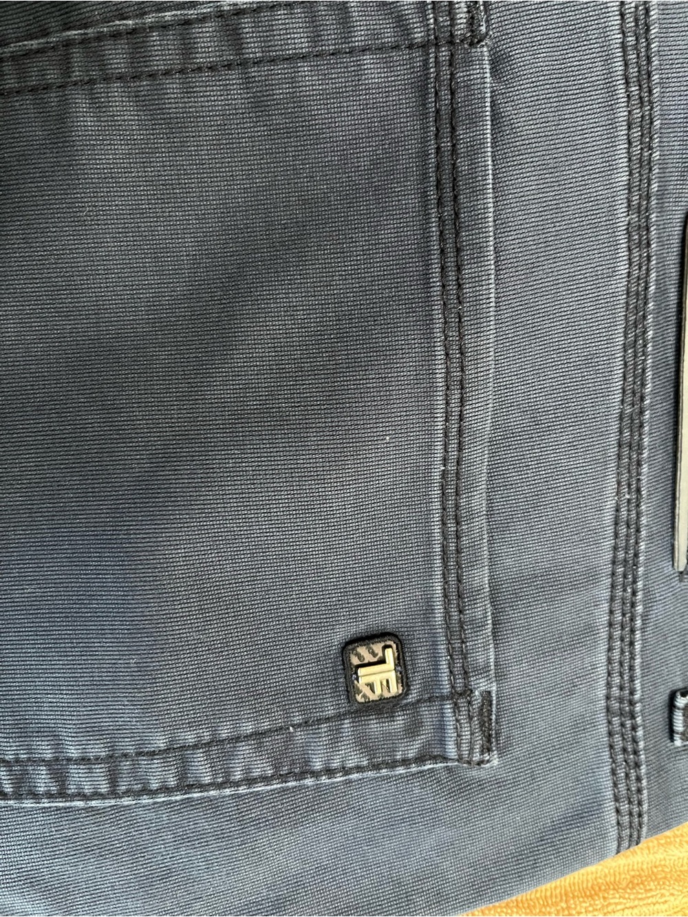 Tom Ford Men's Dark Blue Jeans, Measure 39x30 - Picture 12 of 16